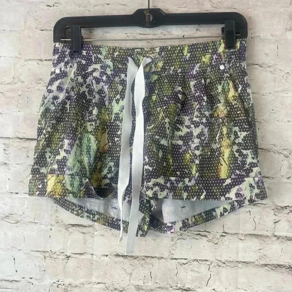 Lululemon Women's Size 6 Spring Break Away Short Tie Waist Floral Sport Multi - Picture 2 of 9